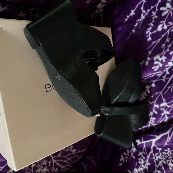 Bcbgmaxazria black platform shoes - Picture 4 of 8